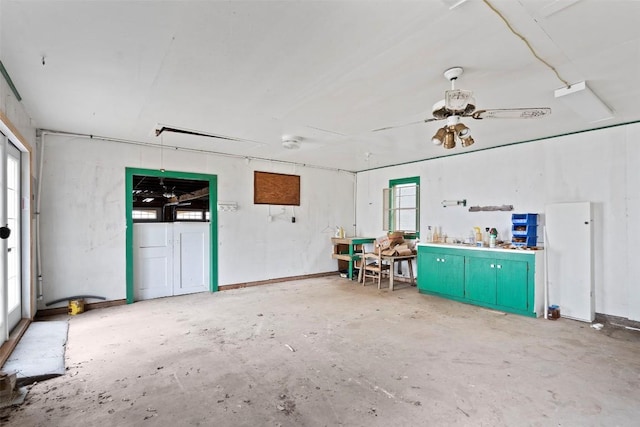 garage featuring ceiling fan