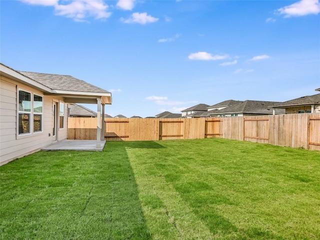 view of yard featuring a patio