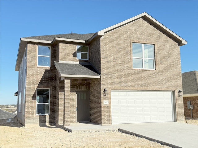 view of front property featuring a garage