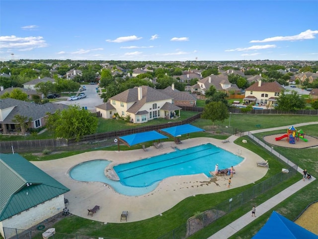 view of swimming pool