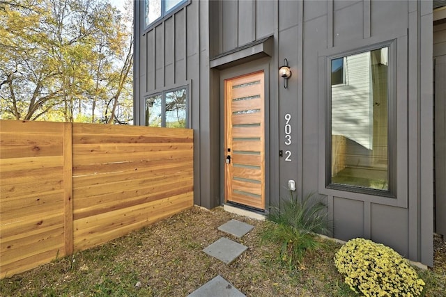 view of property entrance