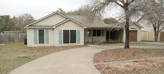 view of front facade featuring a garage