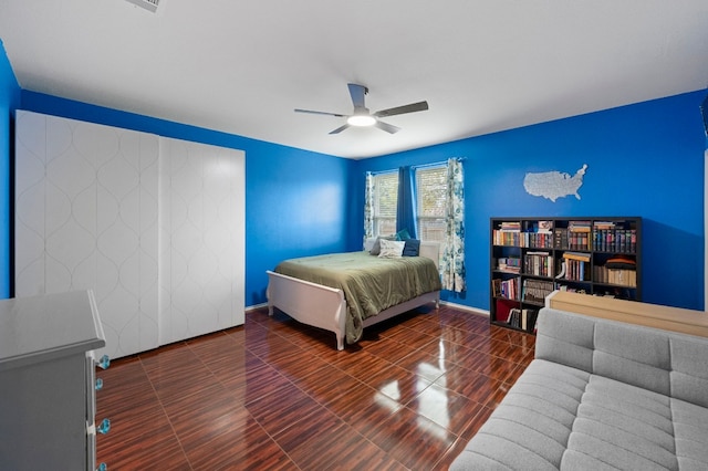 bedroom featuring ceiling fan