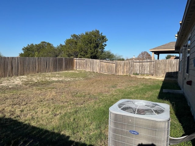 view of yard featuring cooling unit