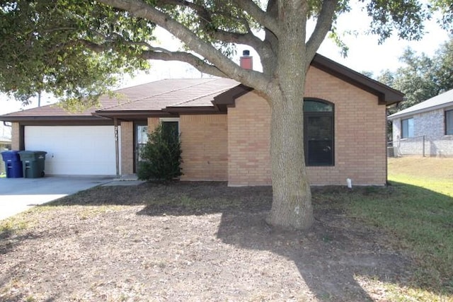 view of front facade featuring a garage