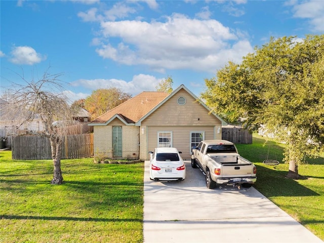 view of front facade with a front yard