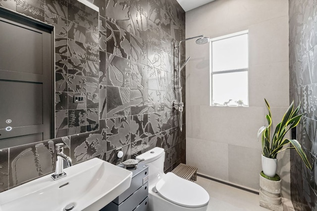 1005 Jewell St, Austin, TX 78704 - full bath featuring tile walls and tiled shower
