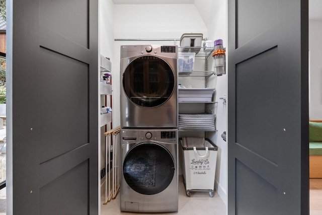 1005 Jewell St, Austin, TX 78704 - laundry area with stacked washer / dryer