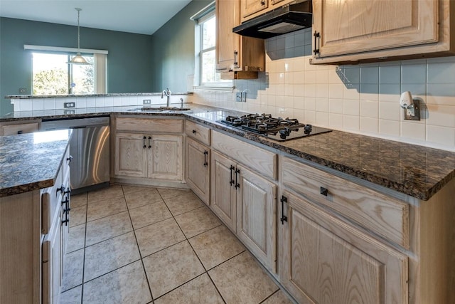 kitchen with dishwasher, kitchen peninsula, black gas cooktop, and sink