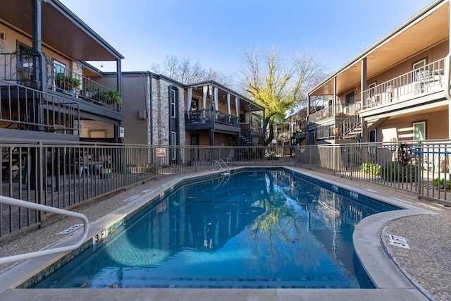 view of swimming pool