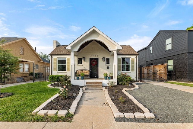 view of front facade with a front yard