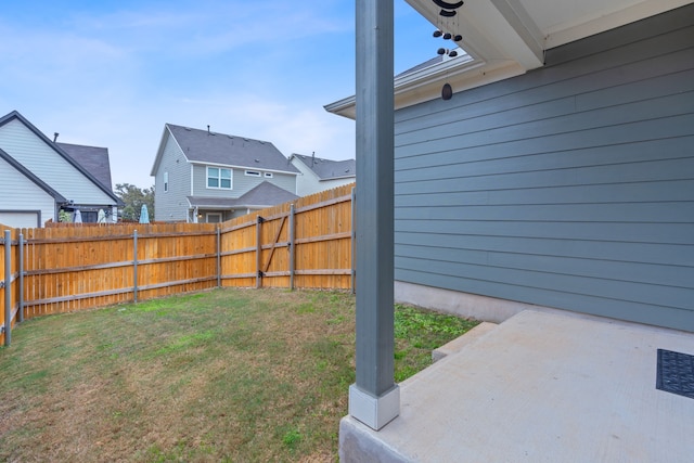 view of yard featuring a patio