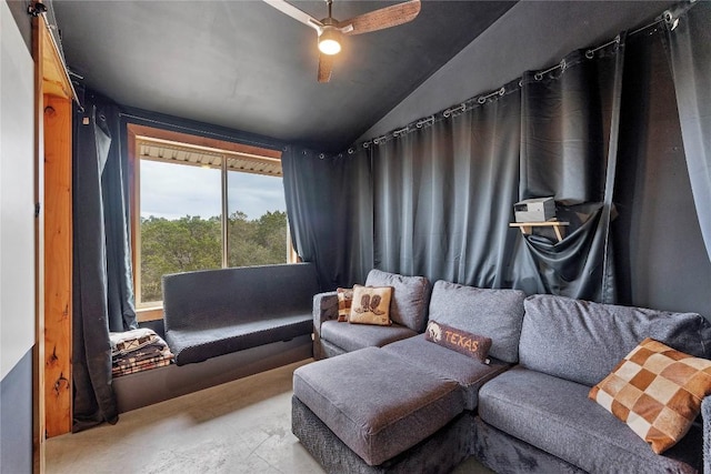 176 Elk Rdg, Canyon Lake, TX 78133 - living room with vaulted ceiling