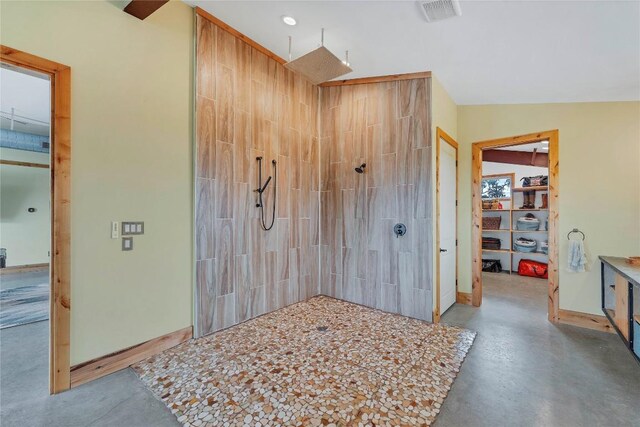 176 Elk Rdg, Canyon Lake, TX 78133 - hall with concrete floors
