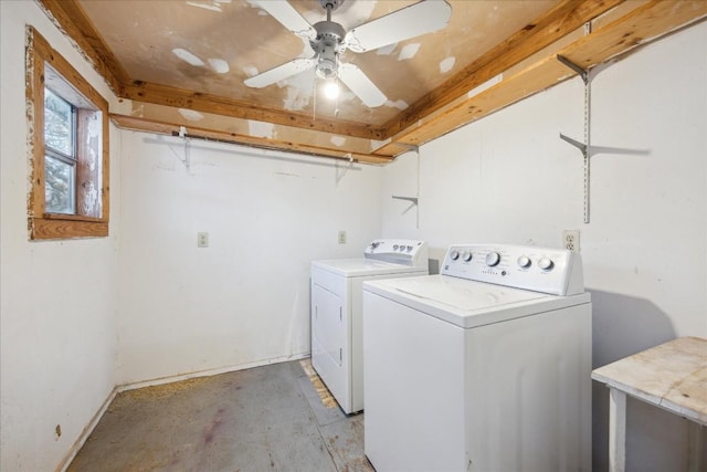 washroom with ceiling fan and independent washer and dryer