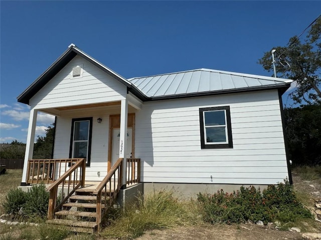 view of front of house featuring covered porch