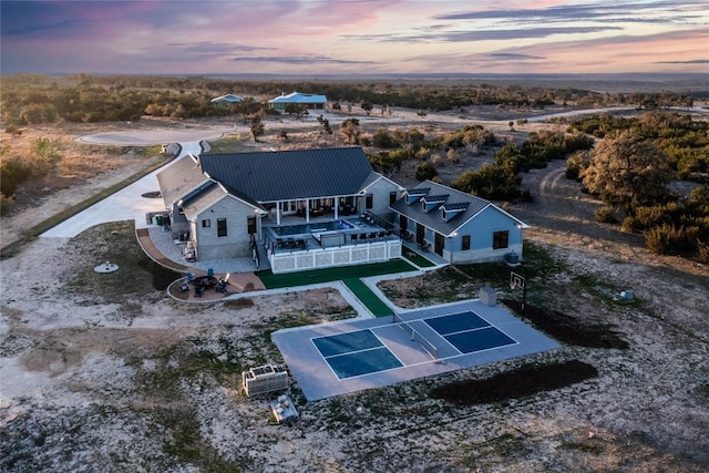 view of aerial view at dusk