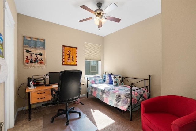 bedroom featuring carpet and ceiling fan