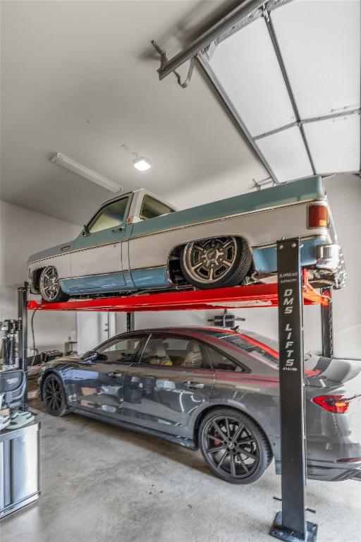 11600 Shoreview Overlook, Austin, TX 78732 - view of garage
