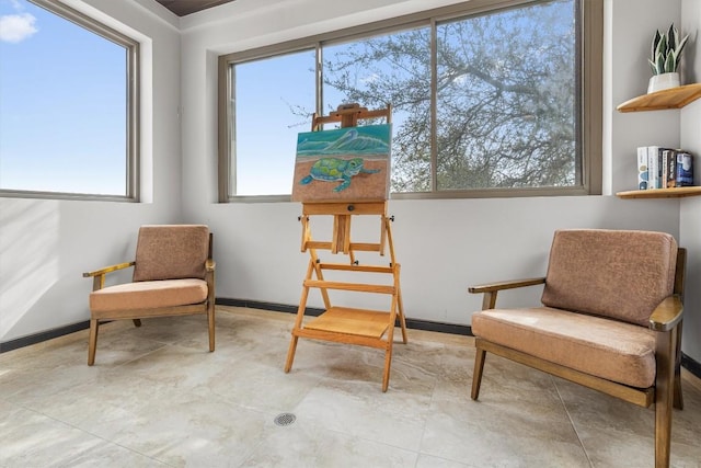 11600 Shoreview Overlook, Austin, TX 78732 - sitting room with baseboards