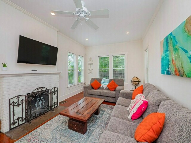 1159 Navasota St, Austin, TX 78702 - photo 3