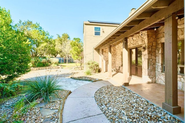 view of yard featuring a patio