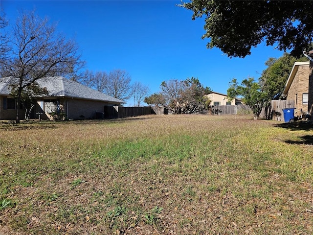 Listing photo 3 for 11006 Claywood Dr, Austin TX 78753