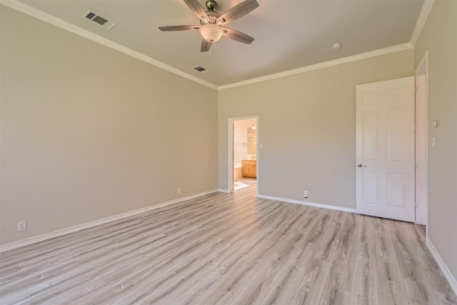 unfurnished room featuring light wood-type flooring, ceiling fan, and ornamental molding