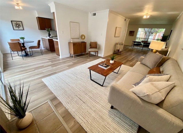 7241 Creekside Dr, Austin, TX 78752 - photo 1