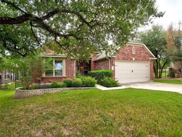 view of front of home featuring a front lawn