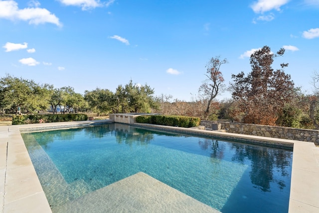 view of swimming pool