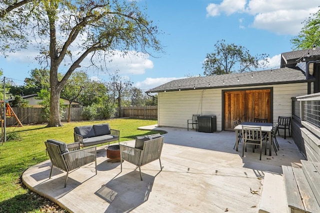 view of patio featuring outdoor lounge area and central AC