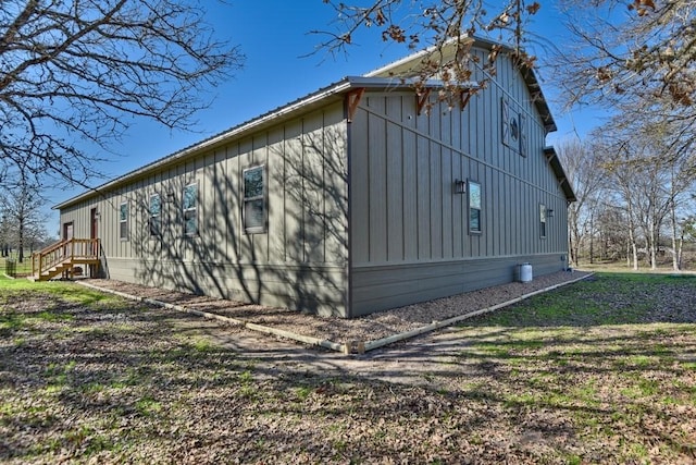 view of property exterior