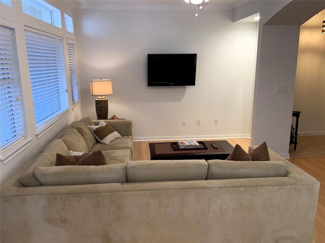 9525 N Capital Of Texas Hwy Unit 623, Austin, TX 78759 - living area featuring wood finished floors and baseboards