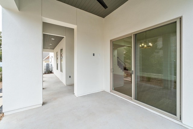 view of patio with ceiling fan