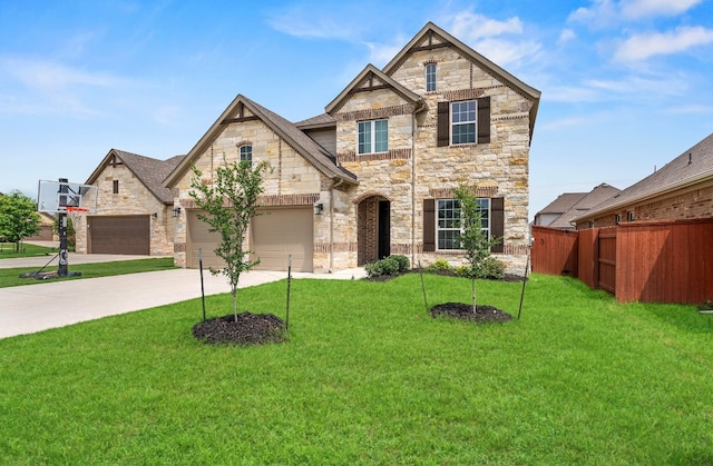 craftsman house featuring a front yard