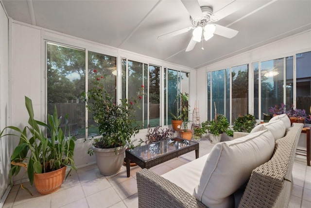 sunroom / solarium with ceiling fan