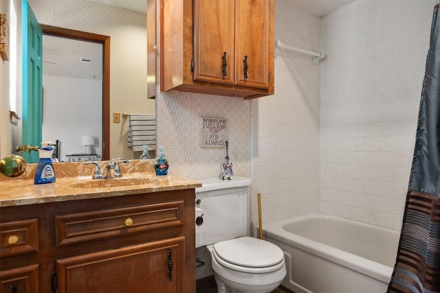 full bathroom featuring backsplash, shower / bathtub combination with curtain, vanity, and toilet