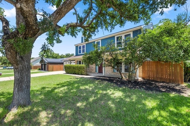 view of front of property with a front yard