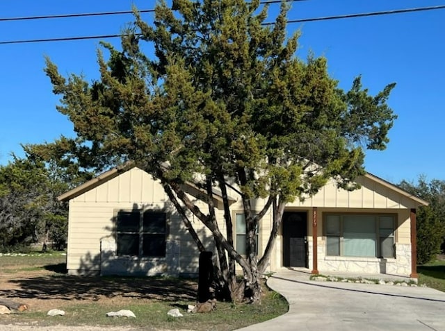 view of front of house