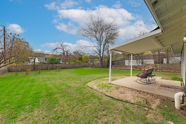 view of yard featuring a patio