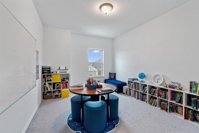 recreation room with carpet