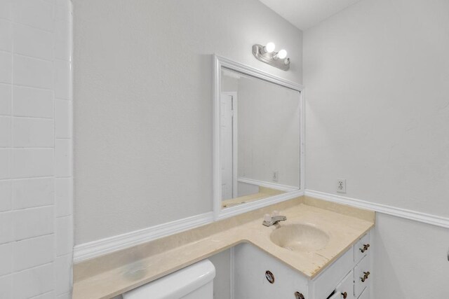 16046 Stoneham Cir, Pflugerville, TX 78660 - bathroom with vanity and toilet