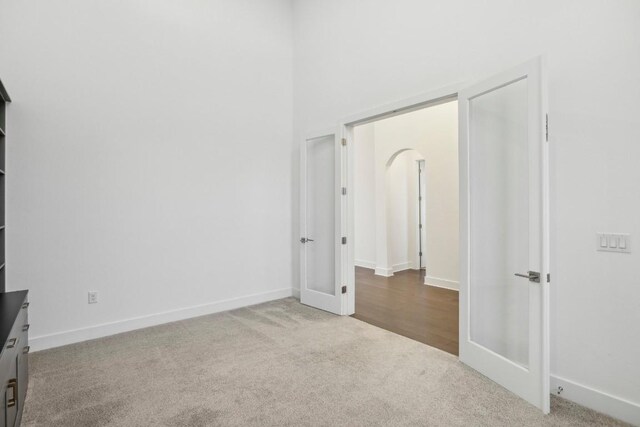 unfurnished bedroom featuring carpet floors