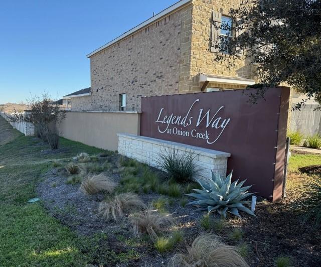 view of community / neighborhood sign