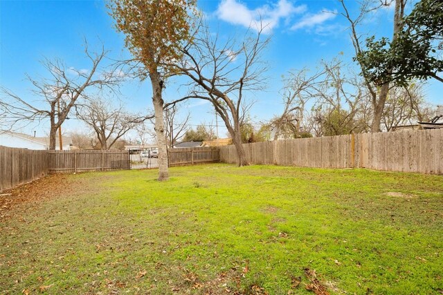 1710 Lexington St, Taylor, TX 76574 - view of fenced backyard