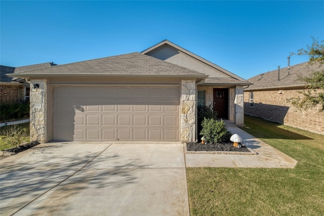 ranch-style house featuring a front lawn