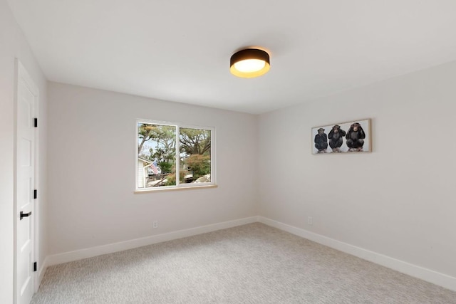 view of carpeted spare room