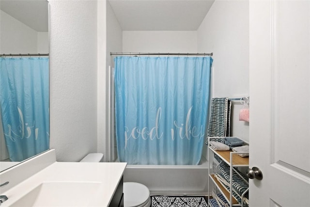 full bathroom featuring vanity, toilet, and shower / tub combo with curtain
