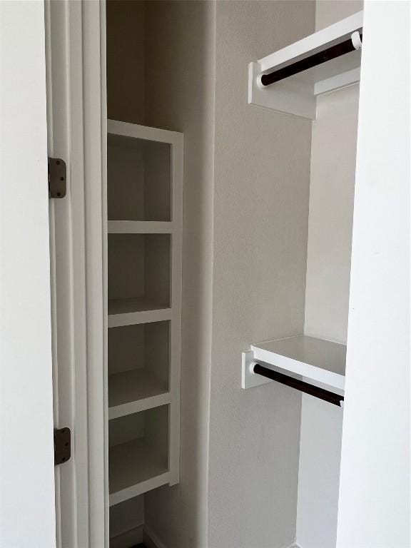 12001 Vista Parke Dr Unit 1202, Austin, TX 78726 - view of spacious closet